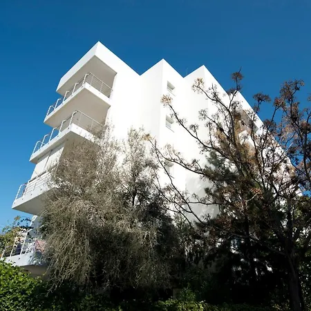 Glabur - The Cozy Atelier - City, Free Parking & Wifi, Welcomes You!!! Appartamento